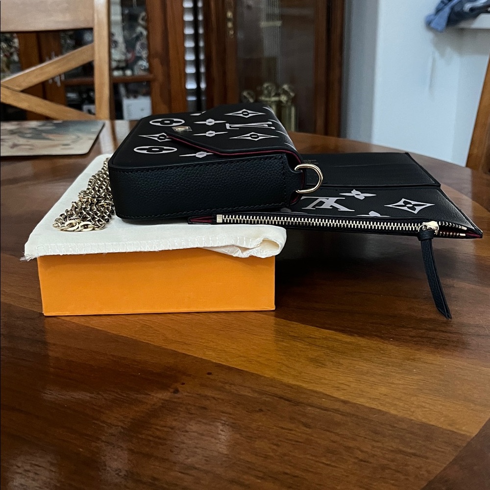 Source Unknown Black & Light Gray Monogram Crossb… - image 2